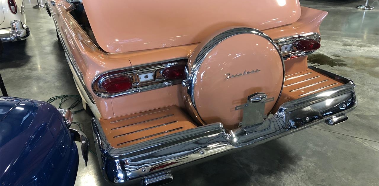 1958 Ford Skyliner