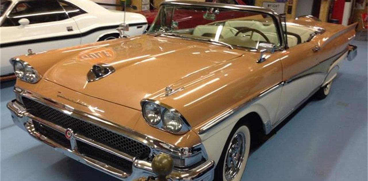 1958 Ford Skyliner