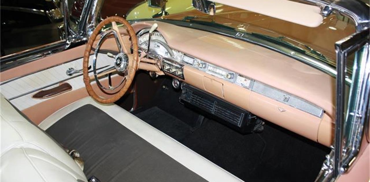 1958 Ford Skyliner